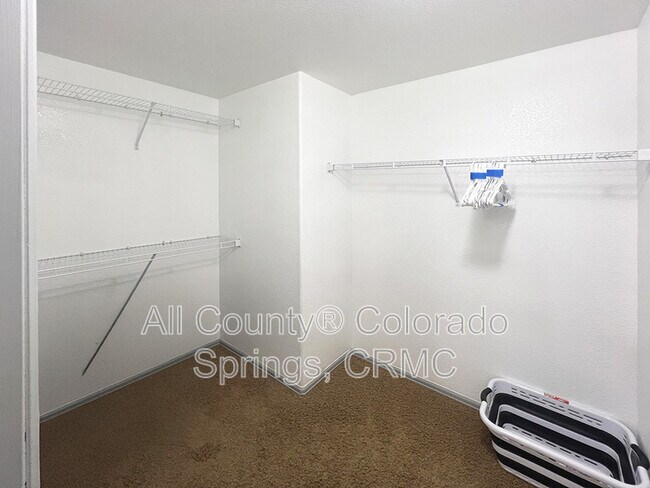 Building Photo - 6168 Rocking Chair Ln