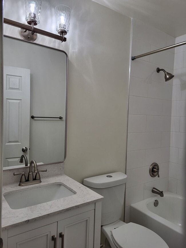 Building Photo - RENOVATED 3 Bedroom Community Treasure!