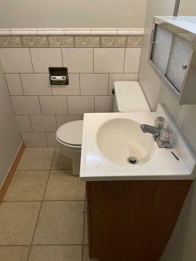 Building Photo - Beautiful Brick Home! 5 Bed 2 Bath Home fo...