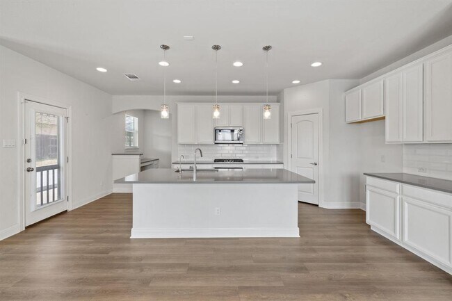 Building Photo - 138 Fern Dr