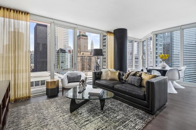 Primary Photo - 125 N Dearborn St