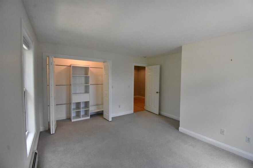 Building Photo - 2246 Elm St