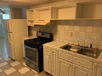 Building Photo - 113 S Grove St