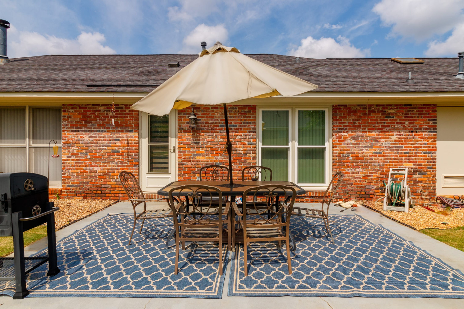 Building Photo - 6498 Yellow Stone Dr