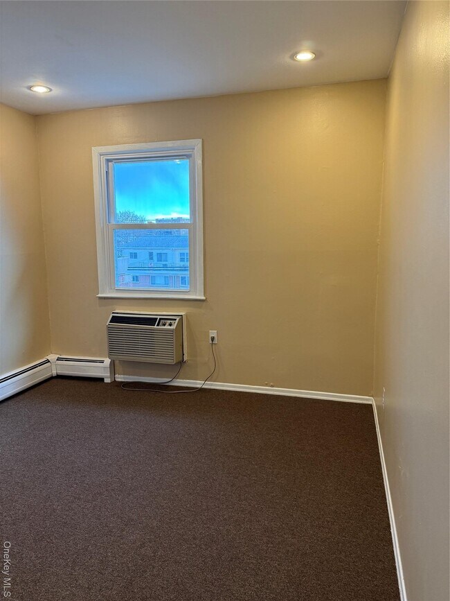 Building Photo - 83-13 149th Ave