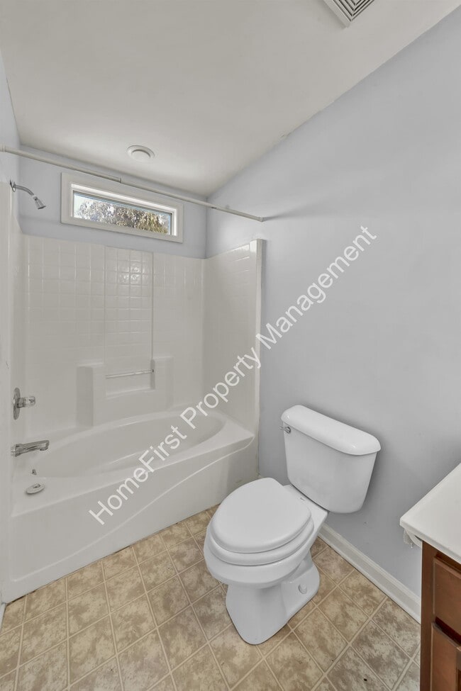 Building Photo - 137 Angel Falls Dr