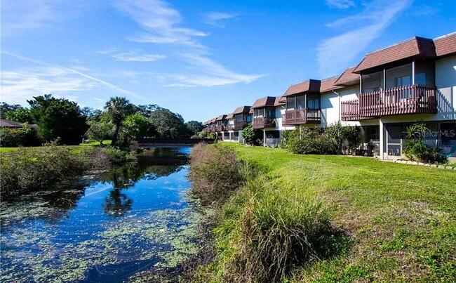 Building Photo - Centrally Located 3 bedroom 2.5 bath Townh...