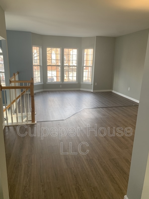 Building Photo - 43771 Maison Blanc Square