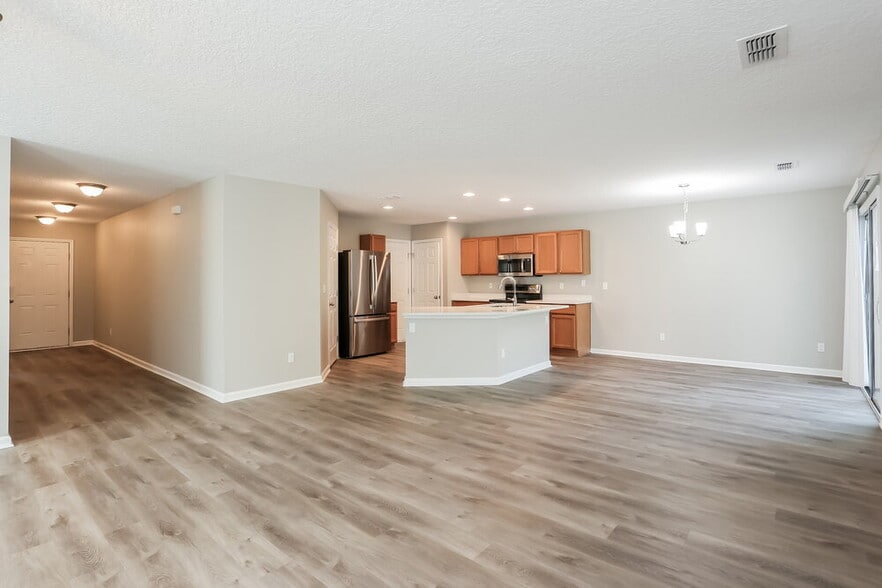 Building Photo - 11755 Alexandra Dr