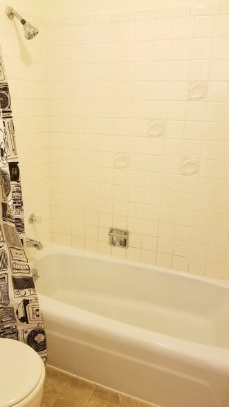 Building Photo - 1708 Sawyer Way