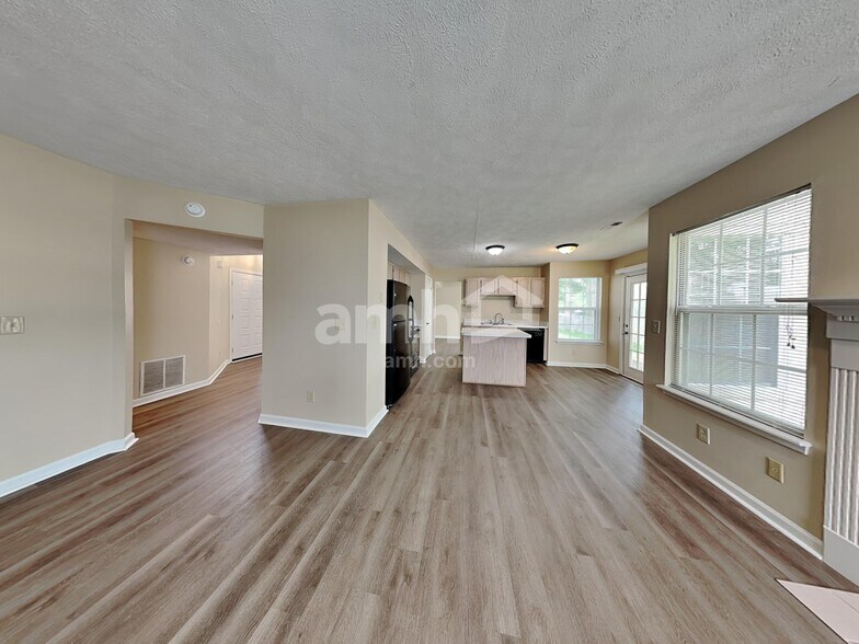 Building Photo - 4002 Cherry Blossom Blvd