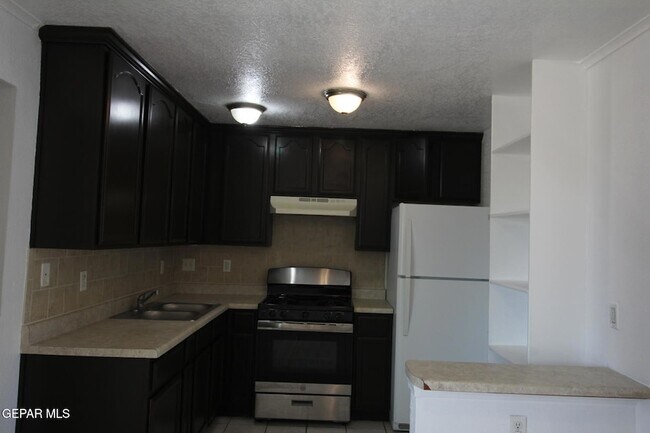 Building Photo - 906 Geronimo Dr