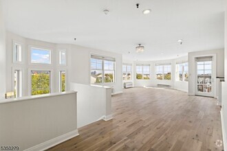 Building Photo - 1 Independence Way
