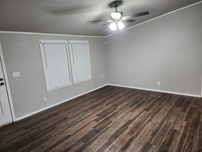 Building Photo - 640 Houston St