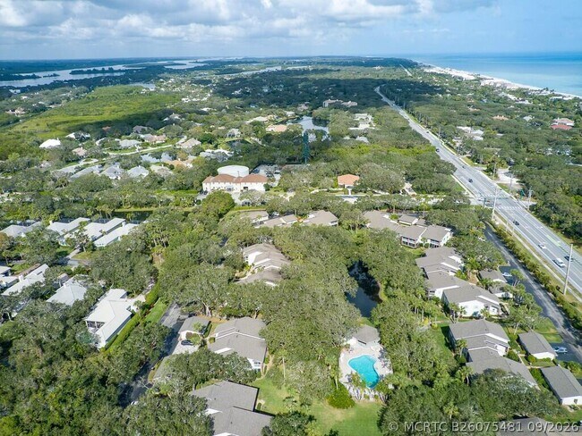 Building Photo - 101 E Park Shores Cir