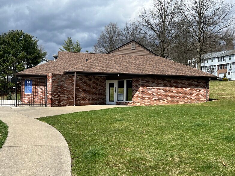 Building Photo - 6206 Patrick Henry Dr