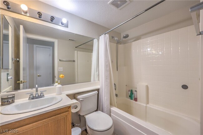 Building Photo - 8136 Shady Glen Ave
