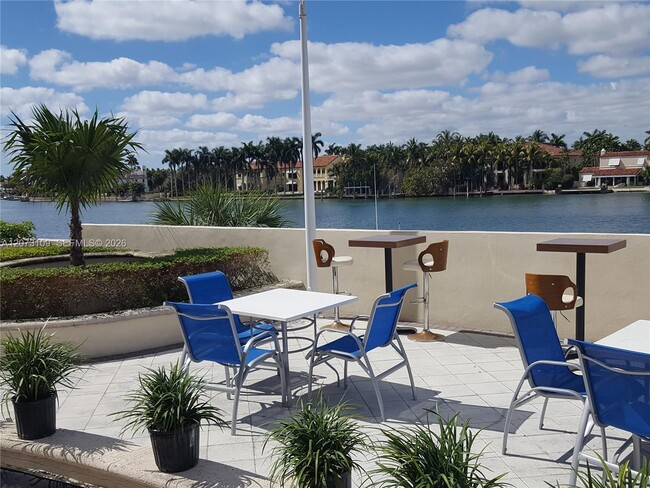 Building Photo - 5600 Collins Ave