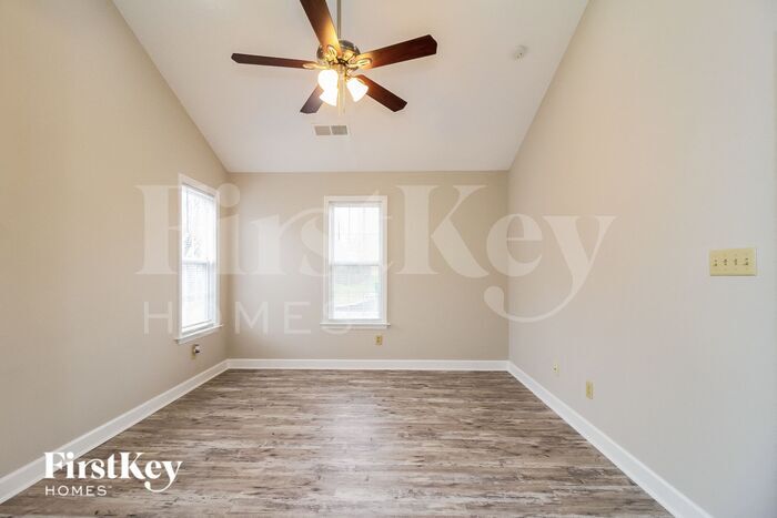 Building Photo - 365 Craver Pointe Dr