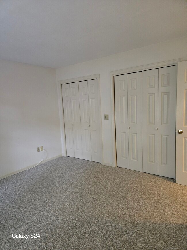 Building Photo - 7 Brantwood Dr