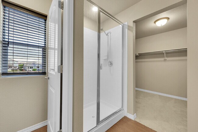 Building Photo - $2,795 - 3 Bed, 2.5 Bath Home with Fenced ...