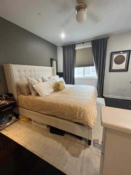 Master Bedroom - 211 Brown St