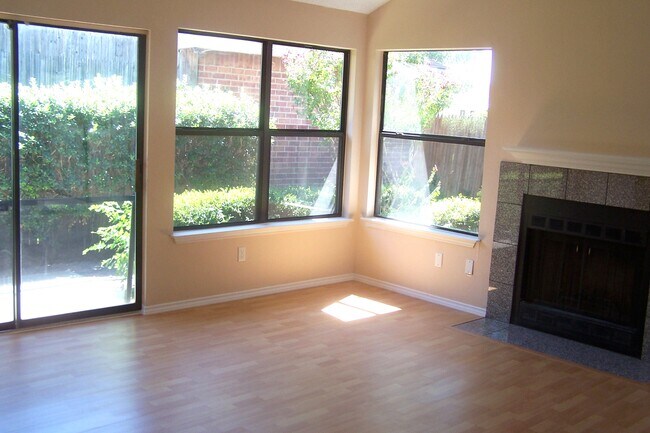 Building Photo - 6743 Poppy Dr