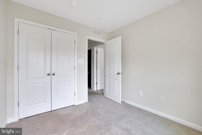 Building Photo - 7049 Banbury Dr