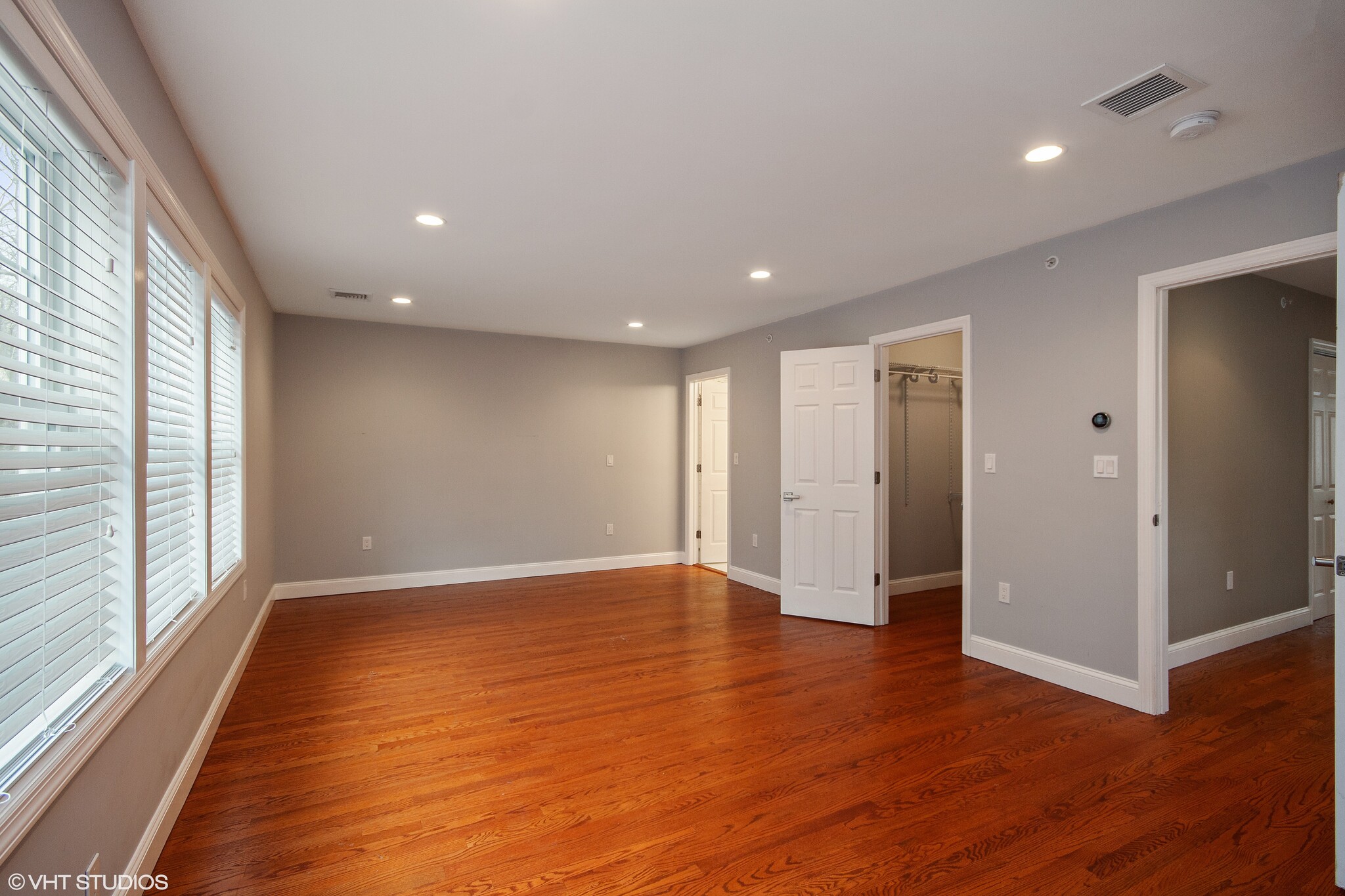 Master Bedroom - angle C - 275 croton dam road