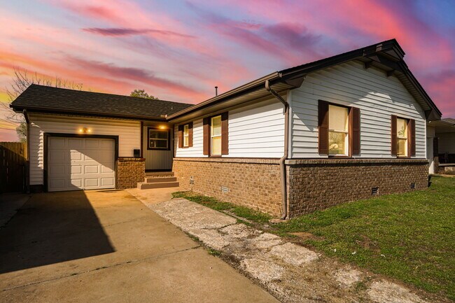 Building Photo - 4425 NW 31st St