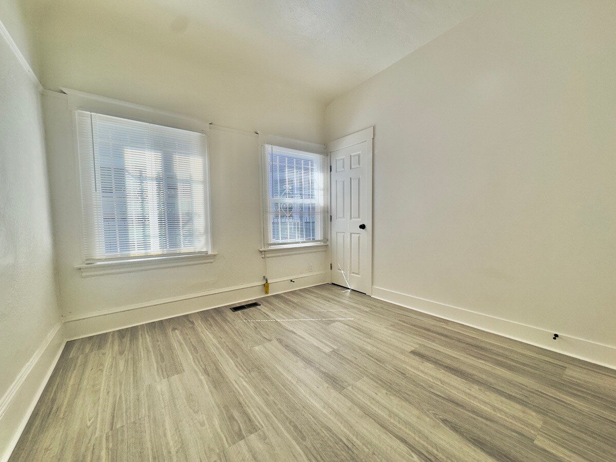 Building Photo - 3218 West St