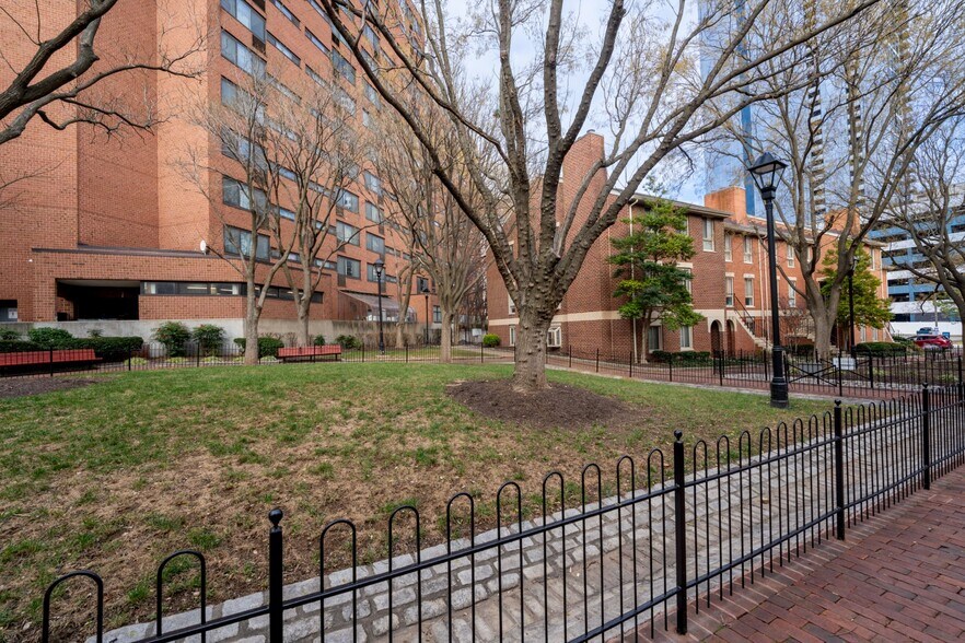 Building Photo - 35 Andrew Pl