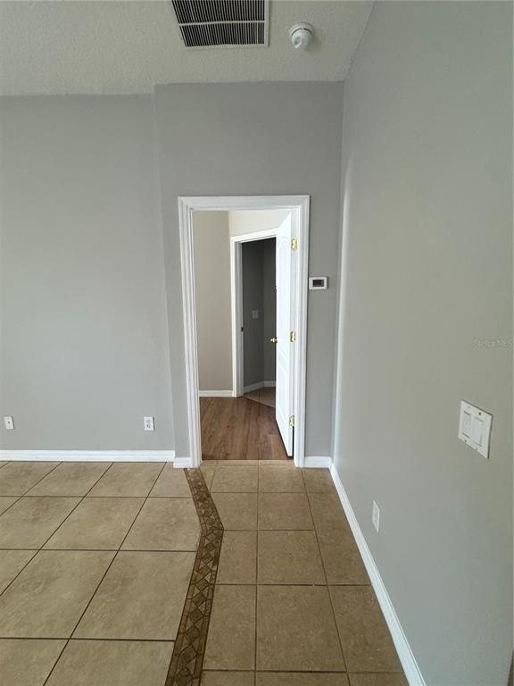 Building Photo - 559 Hiawatha Palm Pl