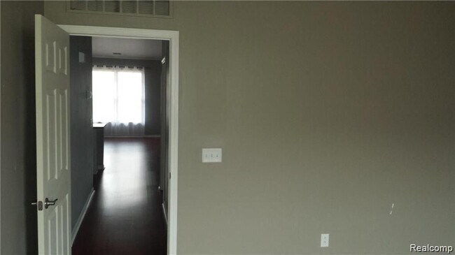 Building Photo - 2088 Arcadia Dr