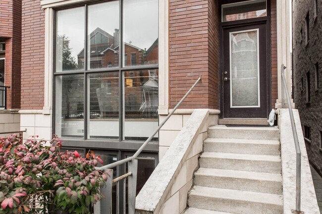 Building Photo - 1235 N Cleaver St