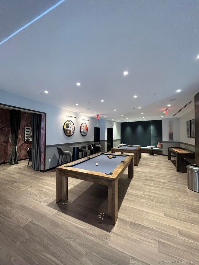 Building Photo - 711 Summer St