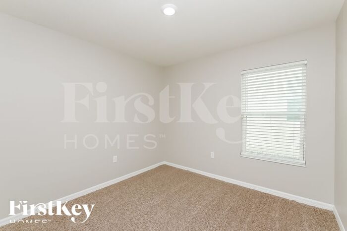 Building Photo - 7261 Somerset Pond Dr