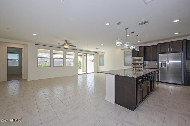 Building Photo - 7433 W Maya Way