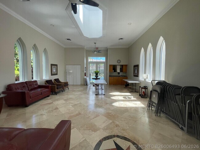 Building Photo - 16075 Sims Rd
