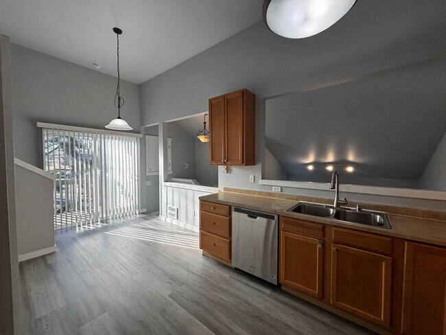 Building Photo - 2620 10th St