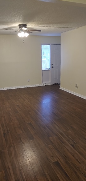 Building Photo - 3810 N Maryvale Pkwy