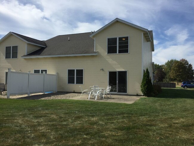 Building Photo - 2454, 2456 Millview Zeeland, MI 49464