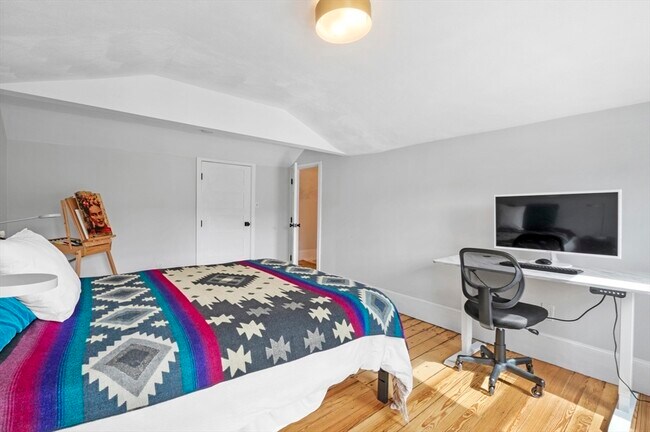 Building Photo - 137 Otis