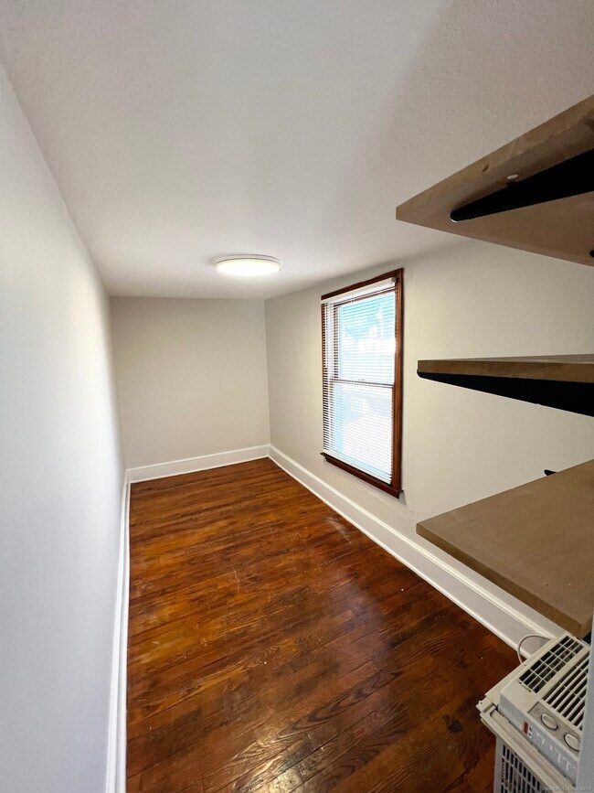 Building Photo - 47 Warwick St