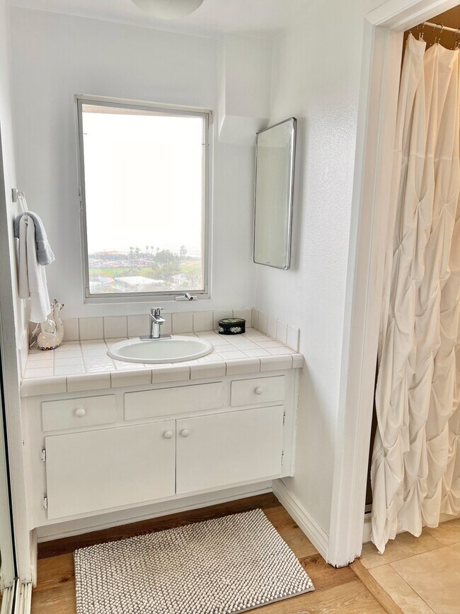 Building Photo - 6232 Tapia Dr