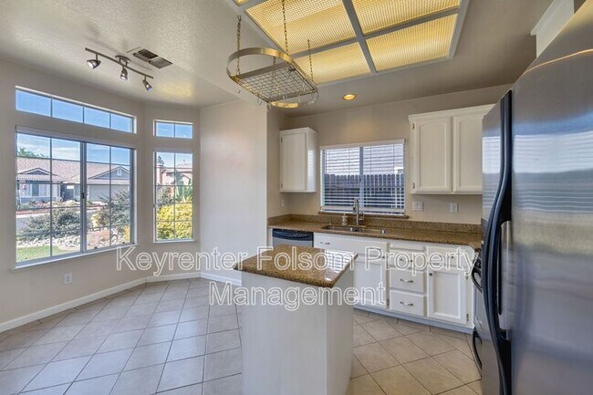 Building Photo - 617 Vernon Oaks Dr