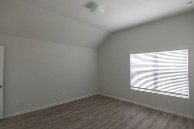 Building Photo - 24311 Volta Gardens Ct
