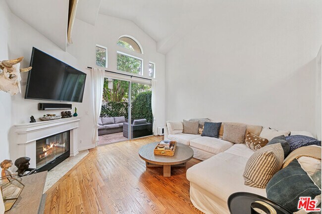 Building Photo - 6477 Zuma View Pl