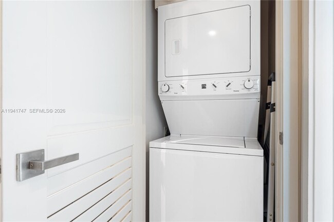 Building Photo - 1080 Brickell Ave