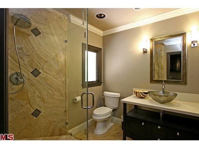 Building Photo - 2001 Coldwater Canyon Dr